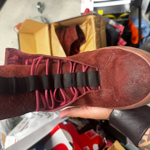 The last conspiracy boots - Picture 2 of 9